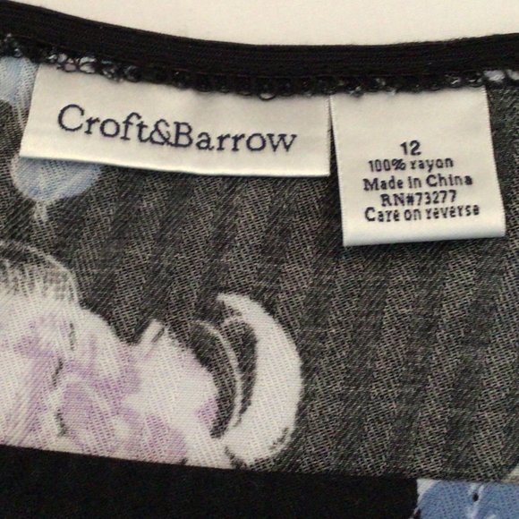 Croft & Barrow - Purple, blue & white floral skirt with black background - Picture 8 of 9